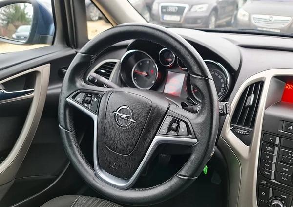 Opel Astra cena 19900 przebieg: 212000, rok produkcji 2011 z Płock małe 497